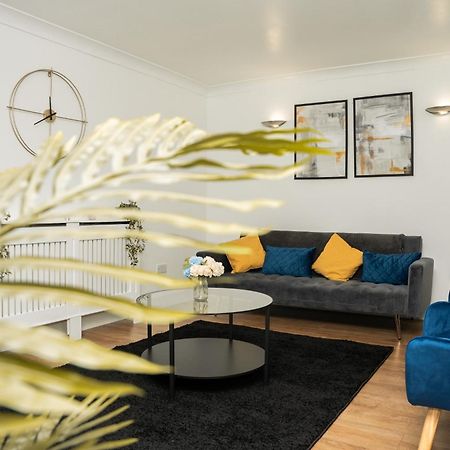 Villa Stylish 3 Bed House With Free Parking à Leeds  Extérieur photo
